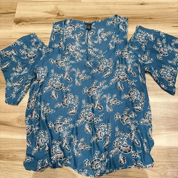 torrid Tops - Torrid Open Shoulder Blue Floral Blouse Top Women’s 2XL